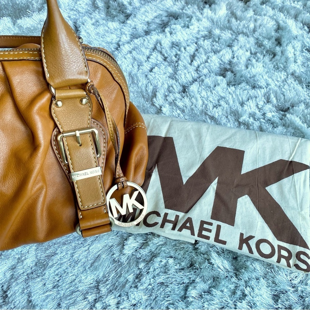 Michael Kors NWOT Leather Studded Handbag - Picture 9 of 10